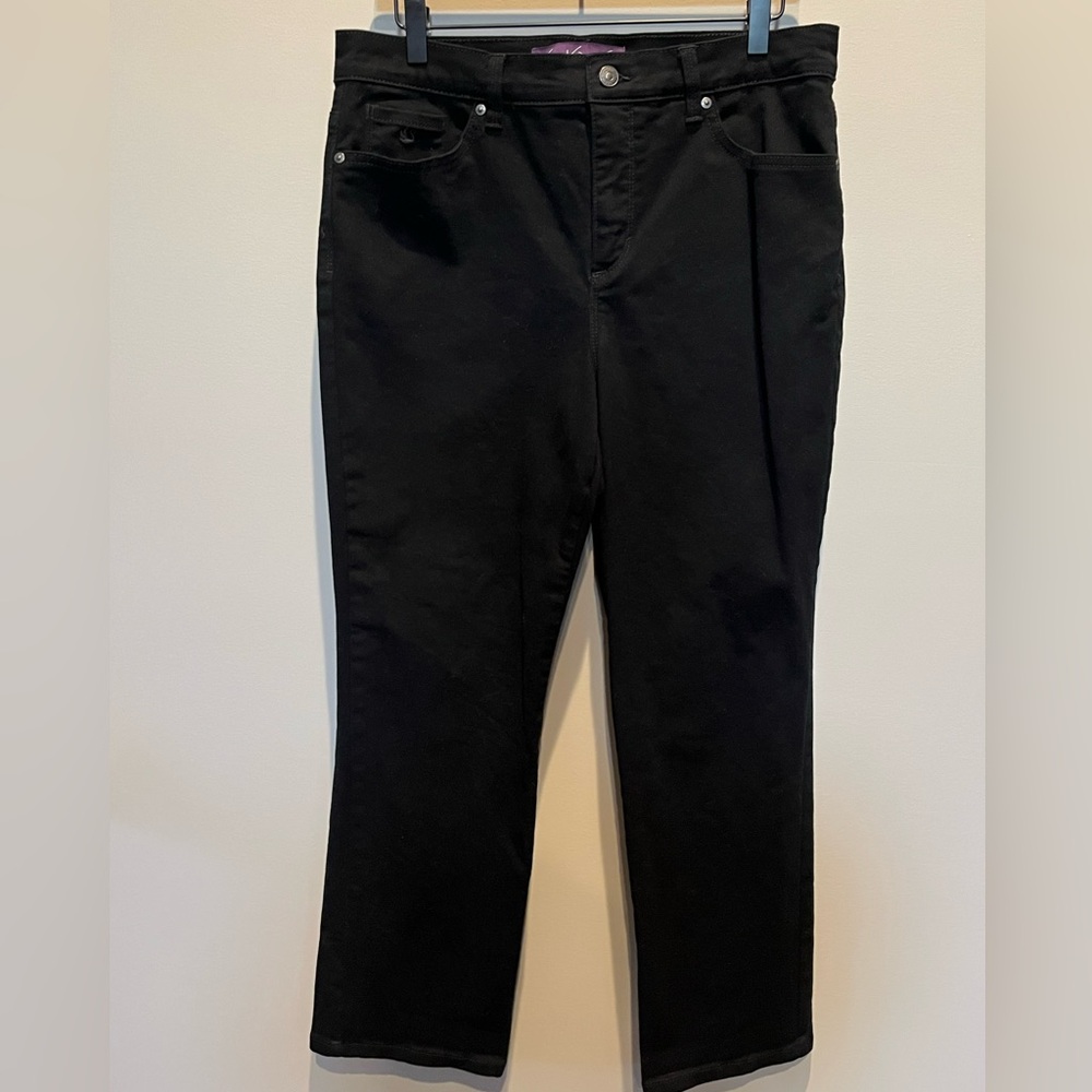 Gloria Vanderbilt Black Straight Leg Jeans size 12P-SHORT